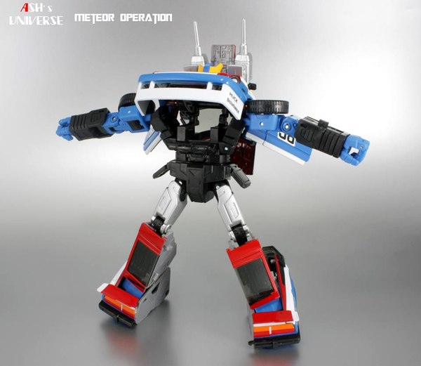 More Transformers New Masterpiece MP 19 Smokescreen Unboxing Up Close And Personal Image  (28 of 41)